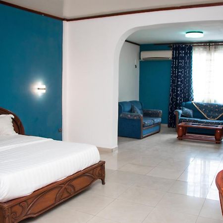 Hotel Le Majestic Douala Exterior photo