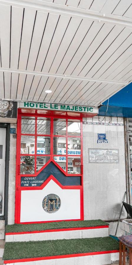 Hotel Le Majestic Douala Exterior photo