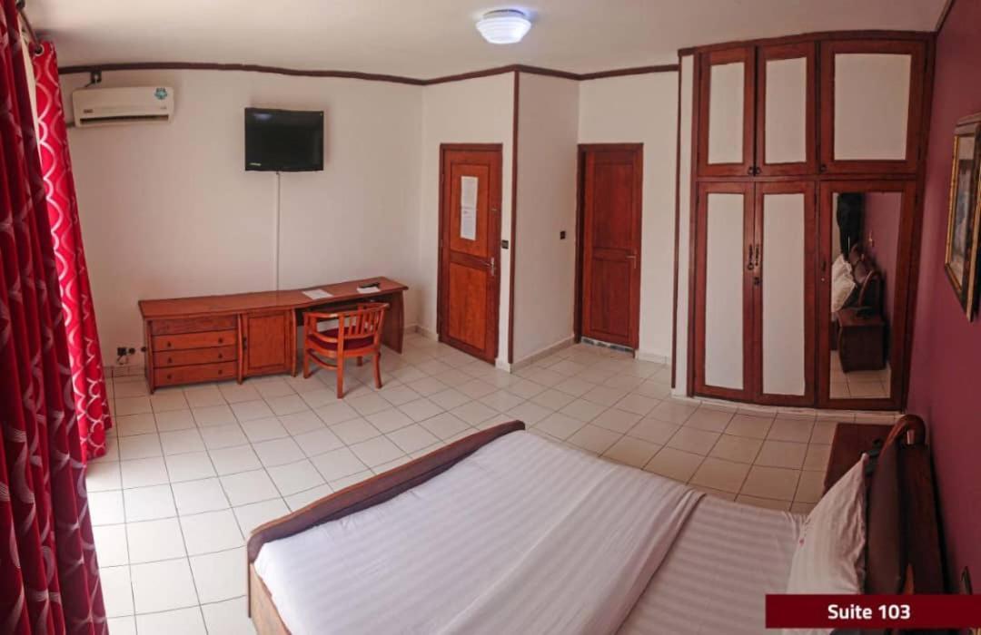 Hotel Le Majestic Douala Exterior photo