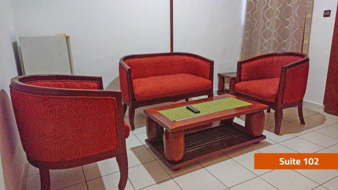 Hotel Le Majestic Douala Exterior photo