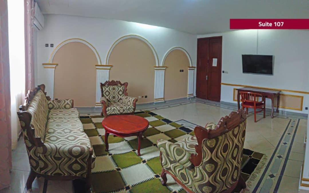 Hotel Le Majestic Douala Exterior photo