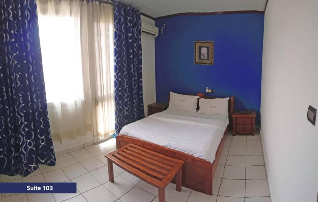 Hotel Le Majestic Douala Exterior photo