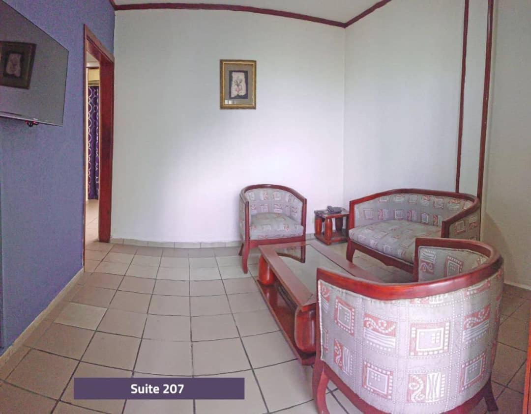 Hotel Le Majestic Douala Exterior photo