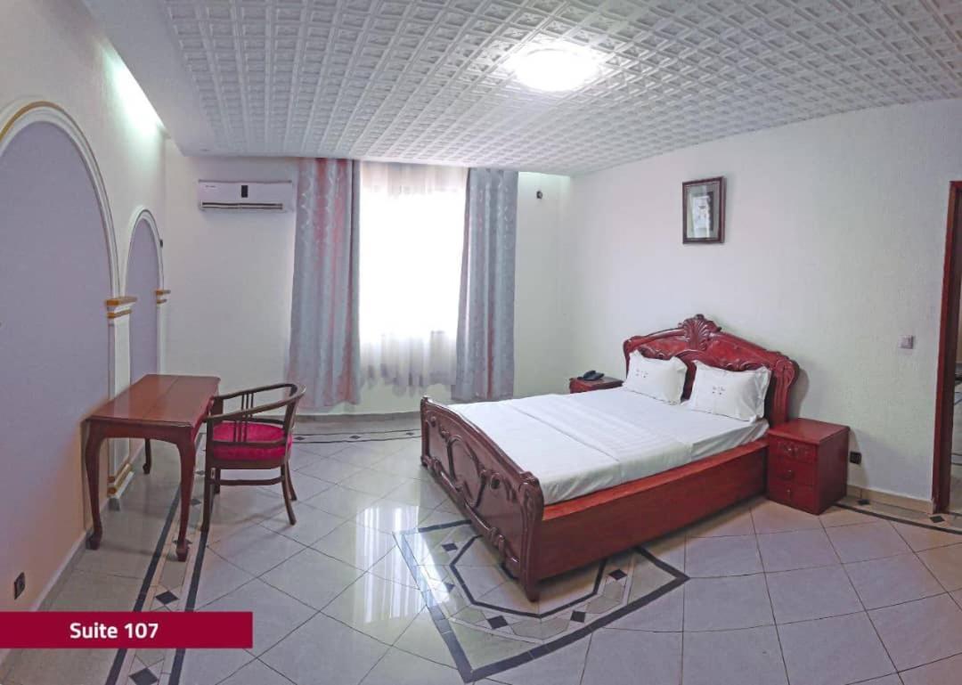Hotel Le Majestic Douala Exterior photo