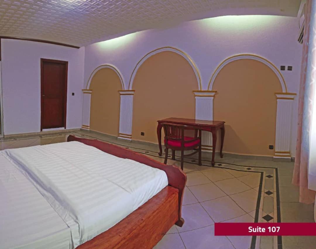 Hotel Le Majestic Douala Exterior photo
